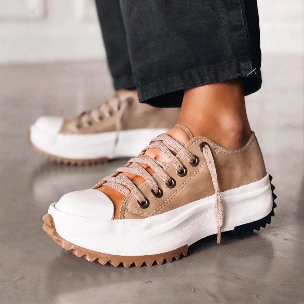 Tamirra – Massieve sneakers op een platform