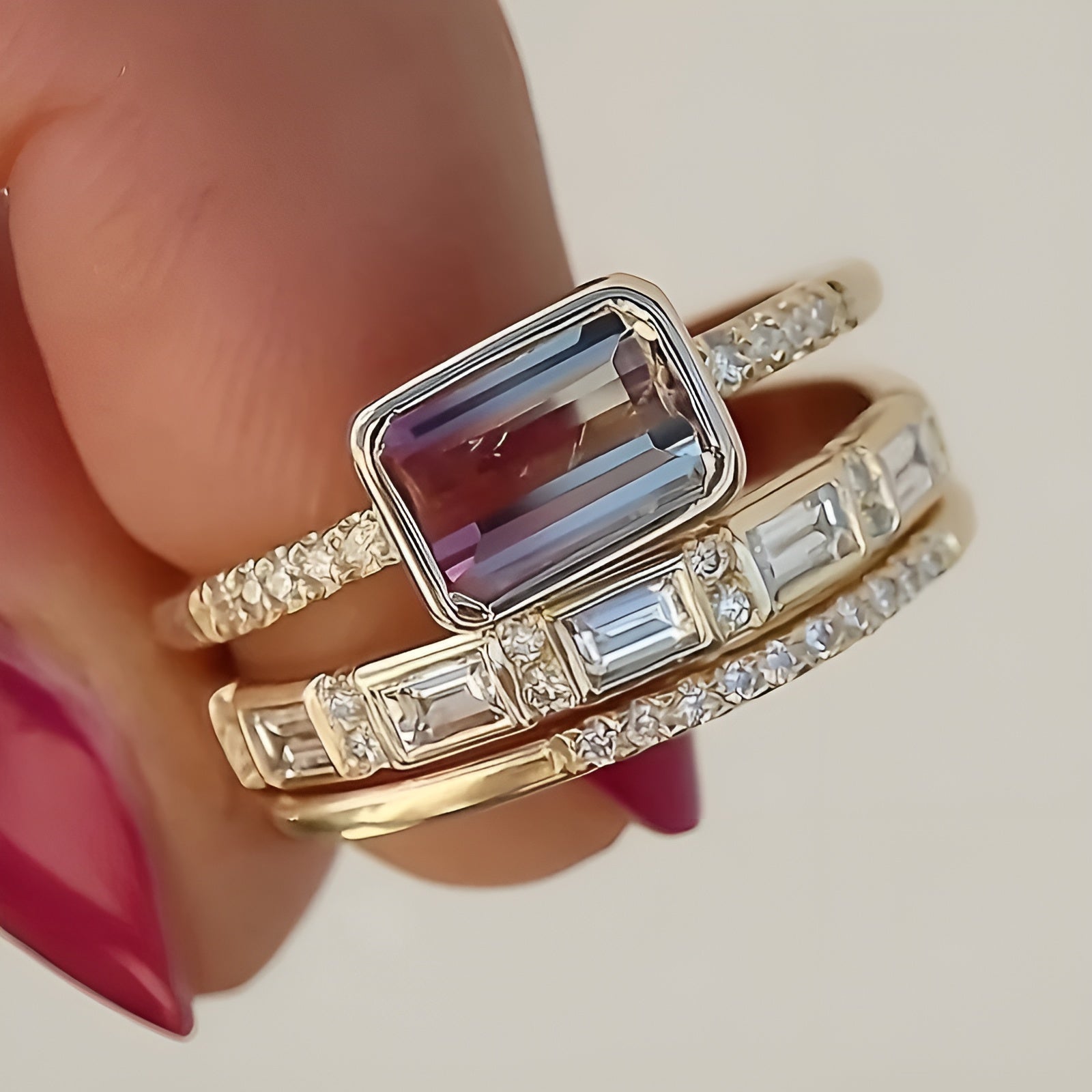 Set van glanzende glazen ringen