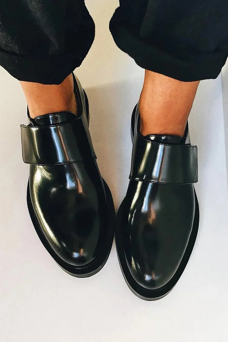 IRIS | Elegante glanzende loafers met band voor een onberispelijke stijl