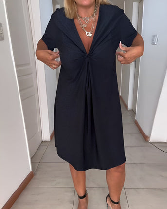 Laurence | Robe élégante à col en V